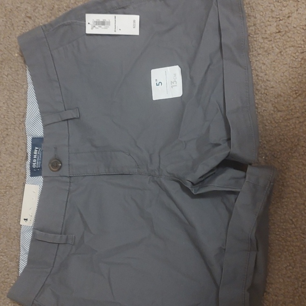 🌸NWT OLD NAVY 5” Everyday Short - size 4